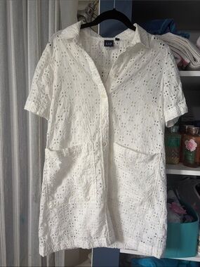 GAP White Eyelet Button-Up Shift Dress
